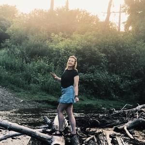 Meet your Posher, Lena